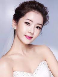 How To Get That Fresh Asian Make Up Look Glam Radar Asian Wedding Makeup Asian Bridal Makeup Wedding Makeup
