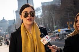 Emma coronel aispuro, 31, was detained at dulles international airport outside washington dc. Esposa De El Chapo Esta Em Negociacao Para Entrar No Reality Show Cartel Crew Monet Reality Show