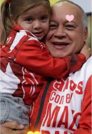 Nada es más grande que la familia. Es en el hogar donde aprendemos el amor,  la lealtad y el compromiso con nuestra gente. Los abuelos, los padres, los  hijos y los nietos son el pilar de nuestra ...