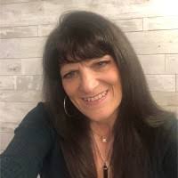 Lisa Aird's Instagram, Twitter & Facebook