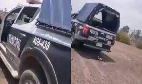 Una pareja de policías de ecatepec , municipio del estado de méxico (edomex) fue captada mientras tenía sexo a bordo de una patrulla en horario de servicio y uniformados. Scqymc42c7emmm