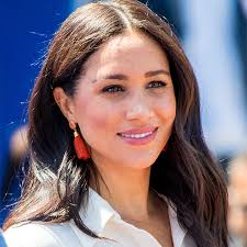 She was born on friday at 11:40 a.m. Meghan Markle Just Did The Shadiest Thing To The Royal Family The Queen Must Be Furious Shefinds