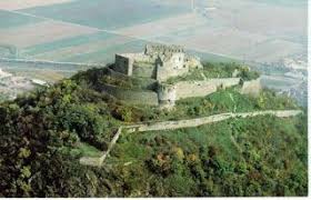 La deva, reședința județului hunedoara, am ajuns de multe ori, dar întotdeauna doar în treacăt. The Fortress Of Deva True Romania Deva Romania Transylvania Romania