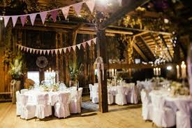 Scheunenhochzeit In Der Schweiz Scheunen Hochzeit Runde Tische Hochzeit Hochzeit