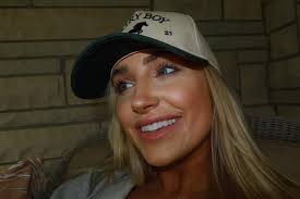 𝐋𝐘𝐃𝐈𝐀 𝐊𝐈𝐑𝐊𝐋𝐀𝐍𝐃 (@lydia_kirkland_) • Instagram photos and videos