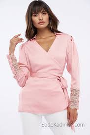 Kruvaze Bluz Modelleri Pudra Uzun Kollu B Yakali Dantelli Bagcikli Wrap Elbise The Dress Moda Stilleri