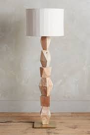 Zum einen können sie zwischen einbeinigen, besonders platzsparenden, oder dreibeinigen lampen auswählen. Stacked Woodblock Floor Lamp Ensemble Stehlampenschirm Bogen Stehleuchte Stehlampe Holz