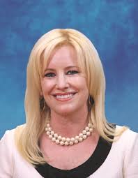 Ashley Aitken's Instagram, Twitter & Facebook