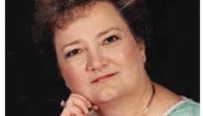 Lydia Darby's Instagram, Twitter & Facebook