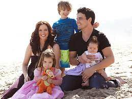 Musician and actor nathan west, probably best known as johnny in 7th heaven, has been married to supergirl actress chyler leigh for years. Chyler Leigh Ehemann Vermogen Grosse Tattoo Herkunft 2021 Taddlr