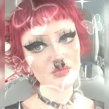 Miriam Storm's Instagram, Twitter & Facebook