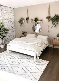 Whether you're a fan of frills, all things rustic, or a more minimal design, our roundup of best farmhouse bedroom ideas will help you create your own sanctuary featuring favorite elements of farmhouse style. 26 How To Increasing Your Creativity By Decorating Your Room Eweddingmag Com Cheap Bedroom Makeover Simple Bedroom Decor Simple Bedroom