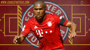 Winger asal brasil itu diharapkan. Milan Ac Douglas Costa Dans Le Viseur