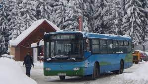 Există bilete pe hârtie termică, de 2 călătorii, la prețul de 5 lei, și carduri pvc. Orar Autobuze