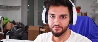Ahmad nadim ahadi ) ist ein deutscher youtuber afghanischer abstammung, der vor allem durch das videospiel call of duty ersten bekanntheitsgrad erreichte. Apored Vs Carina Pusch Silvi Carlsson Vorwurf Der Sexuellen Belastigung Comicschau