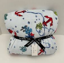 Vera bradley large 80x50 plush throw blanket paisley amethyst purple black. Vera Bradley Plush Throw Blanket 80 X 50 Vintage Floral Pattern Nwt 39 00 Picclick