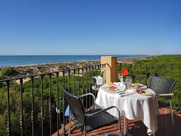 It is llocated on a magnificent unspoilt beach, between the marismas del odiel nature reserve and the los enebrales nature reserve, our romantic beach resort in spain is at the gateway of a fishing village of the same name, punta umbría. Hotel Barcelo Punta Umbria Mar Offizielle Tourismus Webseite Von Andalusien