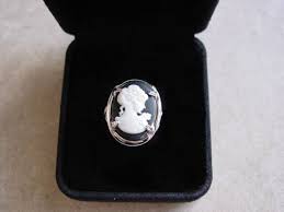 Beautiful Creatures Lena Duchannes Cameo Ring By Jjscollections Beautiful Cameo Beautiful Creatures Series Cameo Jewelry