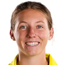 Darcie Brown's Instagram, Twitter & Facebook