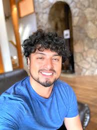 Happy Thursday Cougs. Today's alumni spotlight goes to someone who has a  deep love for helping our community and young children. Jonathan Badillo  Guerrero earned his Bachelors degree in Business Administration with