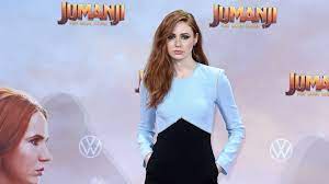 No metracritic, atingiu uma pontuação de 81/100, com base em 45 críticas. So Hart Trainierte Jumanji Star Karen Gillan Fur Den Film Promiflash De
