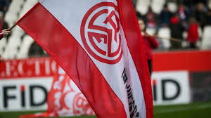 The company is the world's number two in offshore wind power and europe's third largest in renewable energy. Rot Weiss Essen Marcus Uhlig Argert Sich Uber Regionalliga Kommunikation