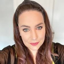 Alison Fearn's Instagram, Twitter & Facebook