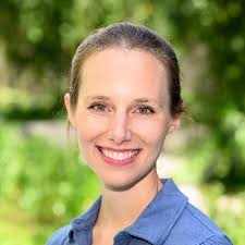 Alicia Darnell's Instagram, Twitter & Facebook