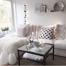 99 Elegant Cozy Bedroom Ideas With Small Spaces 99architecture Girly Living Room Apartment Living Room Apartment Living