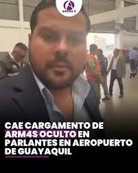 El Servicio Nacional de Aduana del Ecuador (SENAE), en coordinación con la  Policía, descubrió 14 fus1les y 2 arm4s de fuego escondidos dentro de  parlantes en la Zona de Carga Aérea del aeropuerto de ...