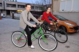 #skladacka #dahon #bicykel #mesto #rucnemalovane. Po Trnave Budu Jazdit Na Retrobicykloch Niekdajsich Ukrajinach Trnavsky Hlas