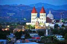 The city today is one of the most prosperous in the country, producing some 18% of el salvador's gdp. Catedral De San Miguel El Salvador American Cities India Tour Vacation