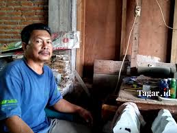 Kisah Warga Aceh Mencari Nafkah Dari Ukiran Nama Orang Mati