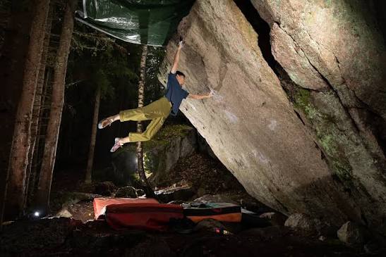 Toru Nakajima projecting "Burden of Dreams" 9A in Lappnor, Finland (11) |  Images :: Behance