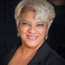 Rhonda Kennard's Instagram, Twitter & Facebook