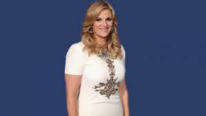 It's the oven warming drawer. Trisha Yearwood Touring With Garth Brooks Recording Academy Grammy Com