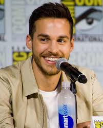 Chris Wood (acteur) — Wikipédia
