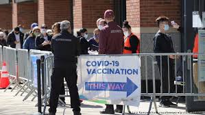 Pero la cantidad diaria de dosis. Ee Uu Tiene A 100 Millones De Personas Totalmente Vacunadas Contra El Sars Cov 2 Coronavirus Dw 30 04 2021