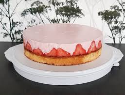 Tortenguss mit dem erdbeersaft herstellen. Erdbeer Sahne Torte Low Carb Mit Genuss