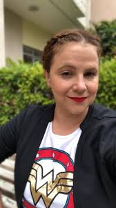 Perennials: a geração das mulheres de 40 anos com mente de 20