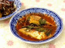 Ikan parang atau pari popular sebagai hidangan asam pedas. Asam Rebus Ikan Parang Dua Keping Aku Sis Lin