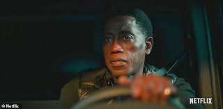 28.10.2021 · netflix has debuted the first trailer, poster and images for true story, the upcoming crime thriller series which stars kevin hart as a world famous comedian who sees his career threatened. Kevin Hart Winds Up Handcuffed In Prison In First Trailer For Netflix Crime Drama True Story Pakkikhabar