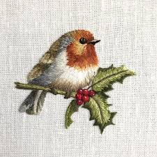 Birds That Start With A P Embroidered Robin On Holly Birds Embroidery Designs Bird Embroidery Pattern Hand Embroidery Art