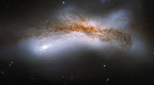 Las probabilidades de colisión entre Andrómeda y la Vía Láctea dentro de  5000 millones de años han bajado al 2%, pero ya no estaremos aquí para verlo