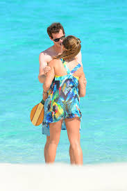 Andy murray, 33, and his wife kim have welcomed their fourth child together, a rep for the tennis star confirms to people. Andy Murray And Kim Sears On The Beach Popsugar Celebrity