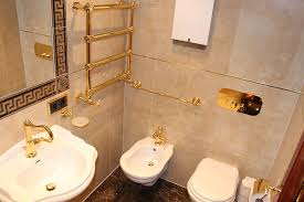 The orient express was a legendary train service between eastern and western europe founded in 1883. Lener Wirtshaus Hotel Bei Sterzing