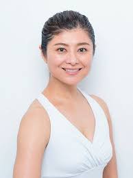 わずか10秒で整形級に若返る 顔ヨガ でほうれい線にさようなら サンキュ 顔ヨガ 顔 顔のエクササイズ