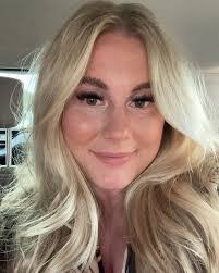 Savannah Mitchell's Instagram, Twitter & Facebook