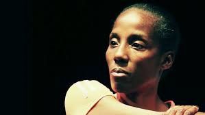 EIS Team FIONA MAY: L'ECLETTISMO AL SERVIZIO DELLE AZIENDE