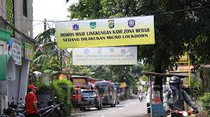 Beberapa ruas jalan di kawasan ini pun tergenang cukup tinggi sehingga tak bisa dilewati kendaraan. 1 019 Kasus Covid 19 Baru Di Jakarta Hari Ini Positivity Rate Naik Lagi Metro Tempo Co